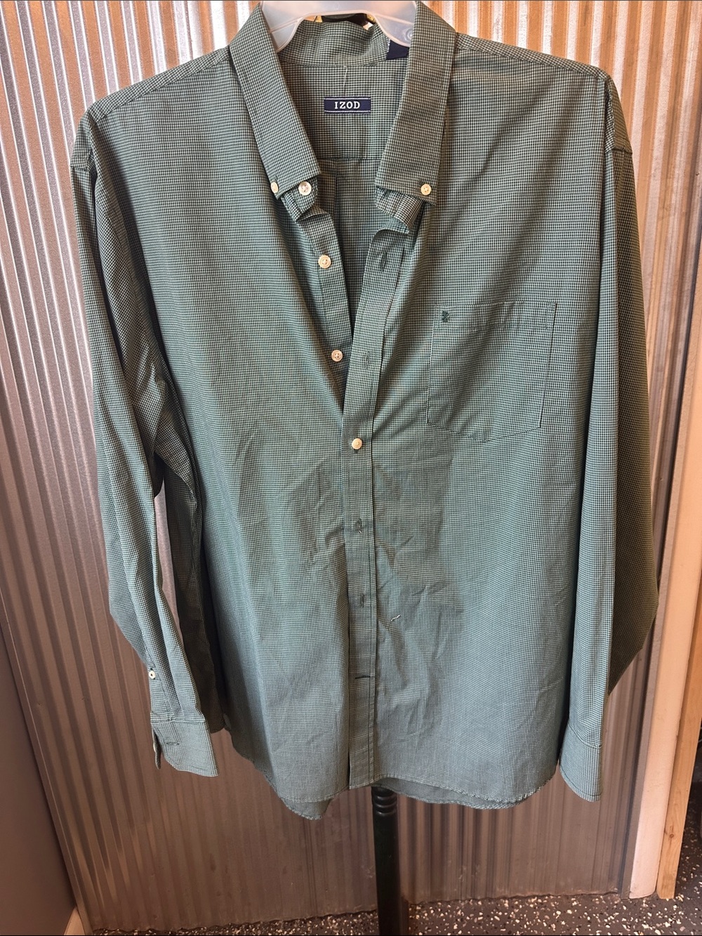 Izod Men's Teal Green Long-Sleeve Button-Down Shirt